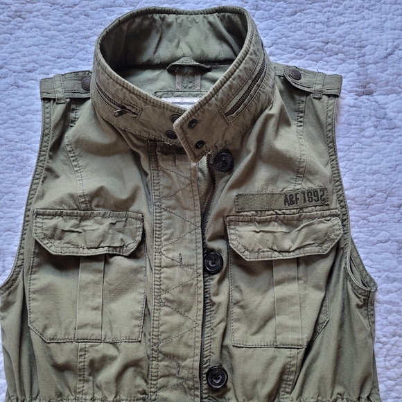 Abercrombie & Fitch Army Green Vest - Picture 4 of 7